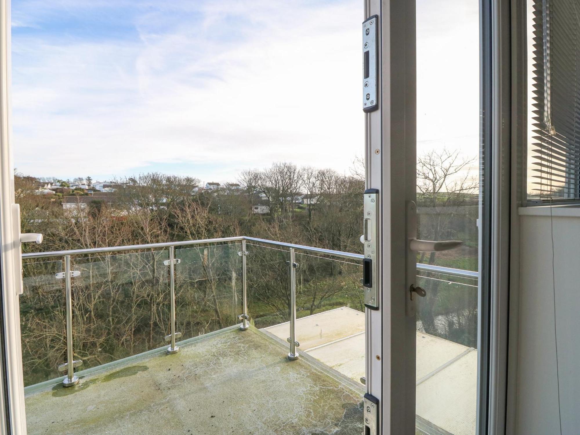 Riverview Apartment Cemaes Bay Exteriör bild