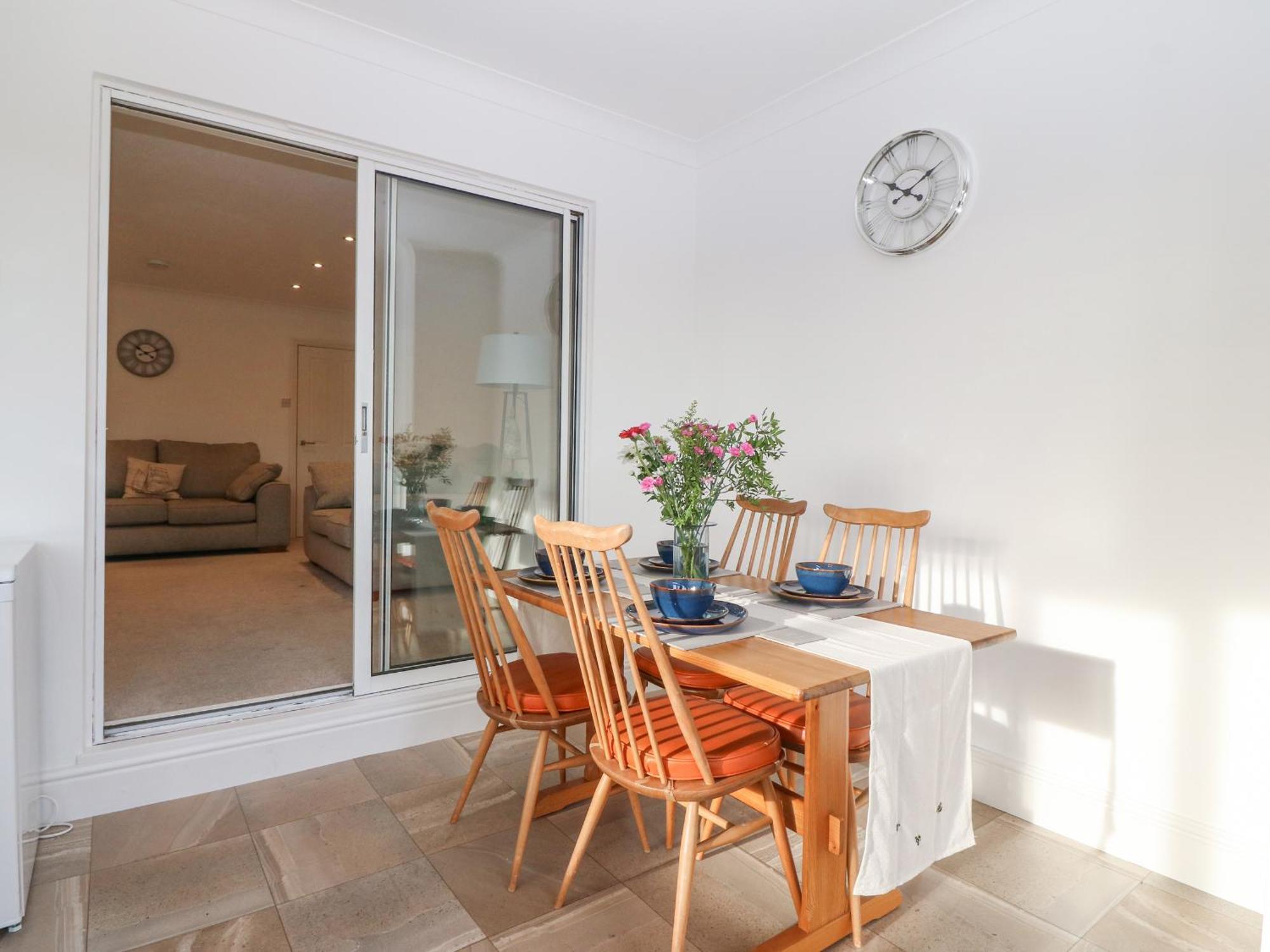 Riverview Apartment Cemaes Bay Exteriör bild